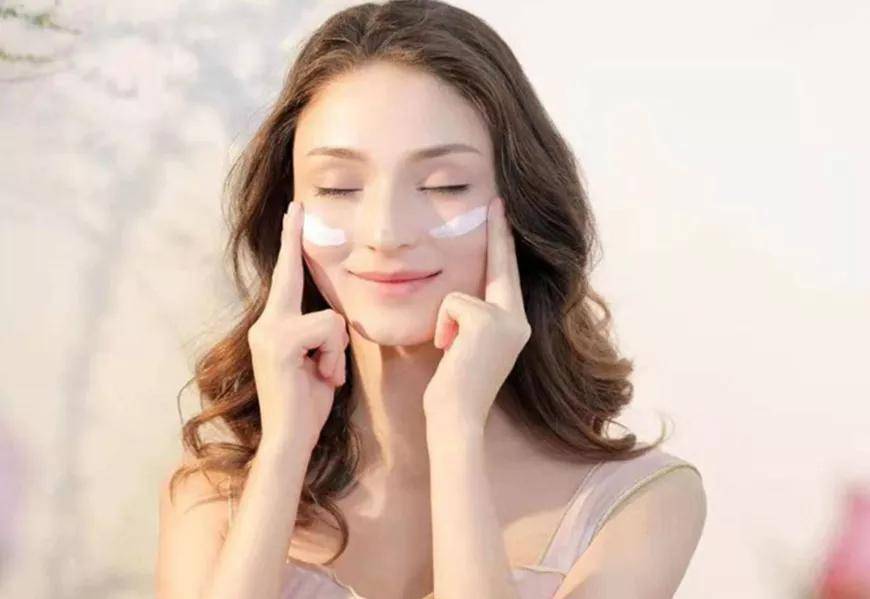 夏季護膚大科普：解鎖清爽透亮肌的秘密