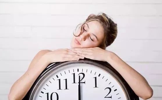 熬夜垮臉、干燥暗沉？深層面部護(hù)理，拯救你的疲憊肌